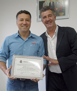 O empresário Marcelo Detoni e o vereador Luiz Otávio Coelho - Pardal, autor da Moção de Aplauso